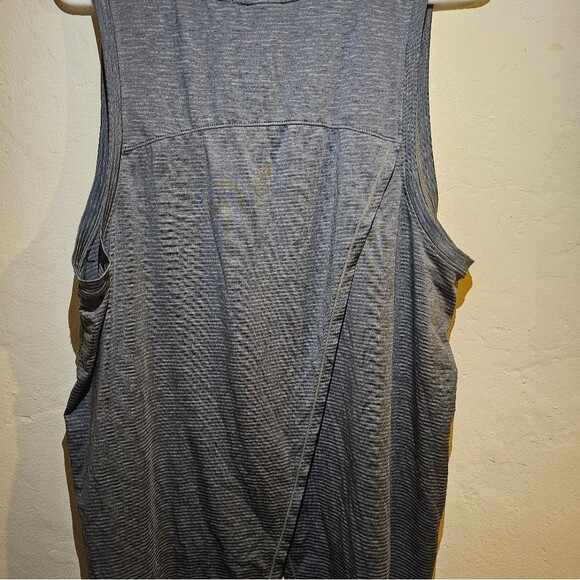 Zella Tank Top with Back Open S Large - Picture 7 of 8